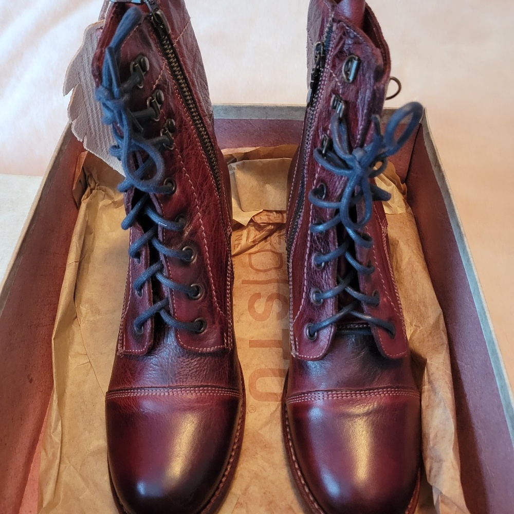 BedStu brand new lace leather boots, burgundy size 10